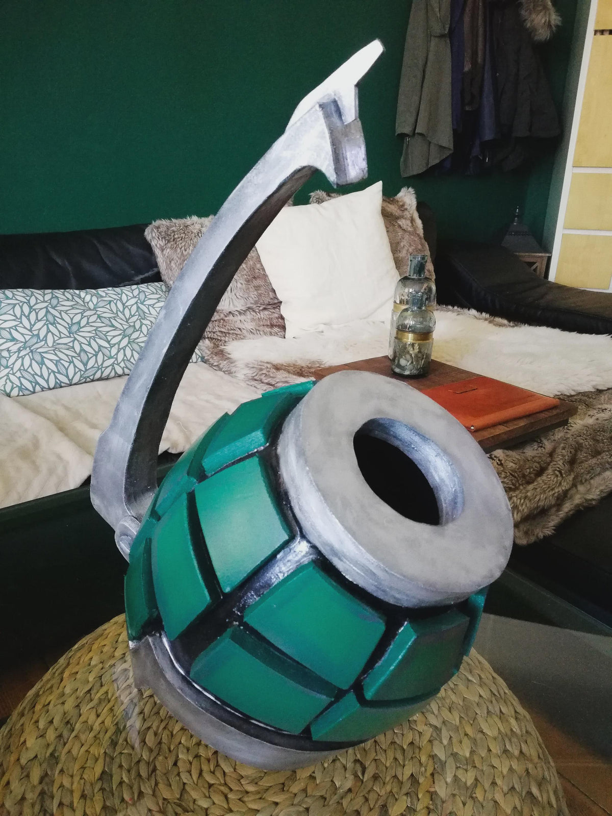 Hero Cosplay Costume | Gauntlet Pattern